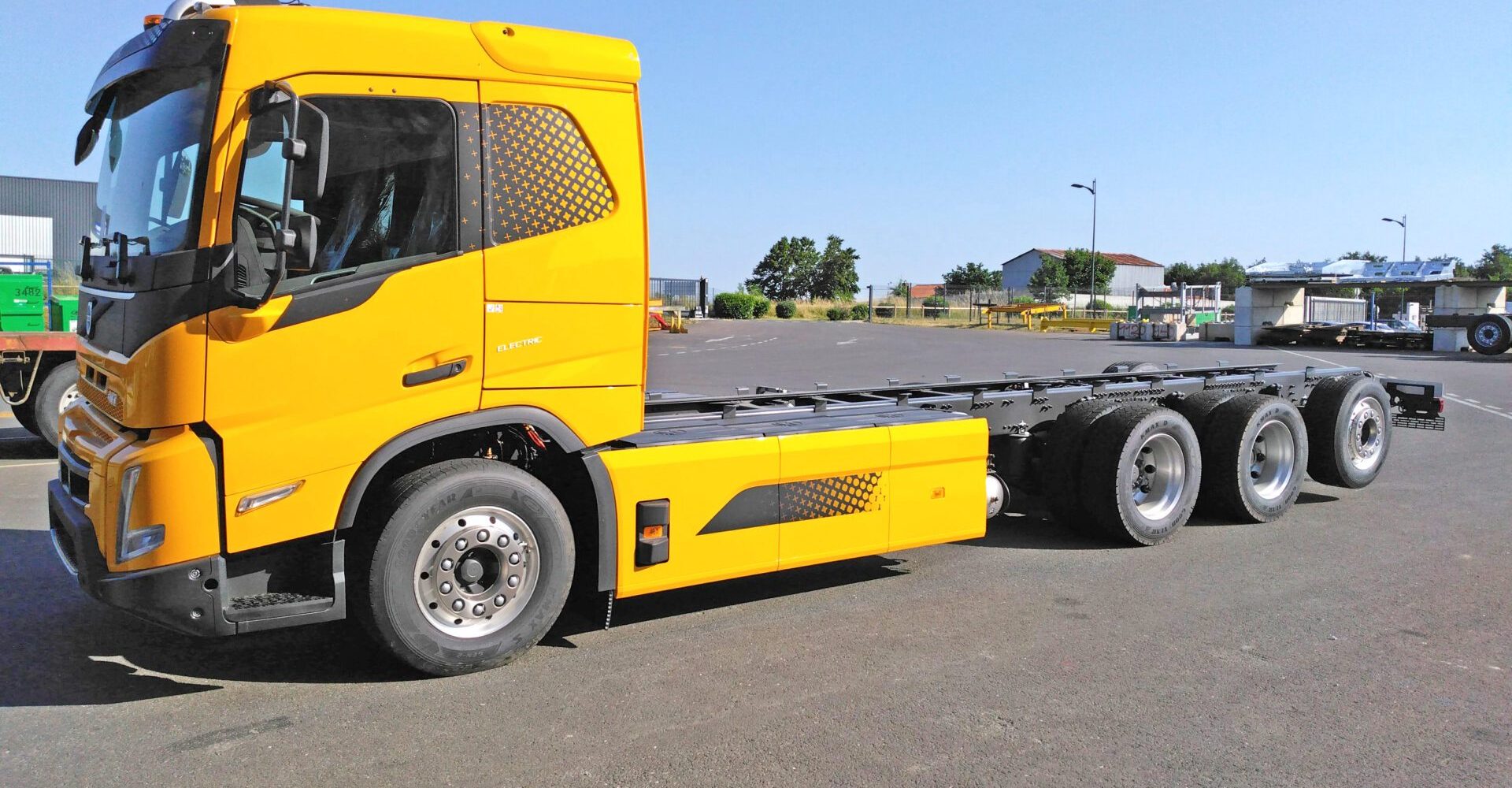 Kiloutou acquiert un poids-lourd électrique 32T Volvo, une première européenne