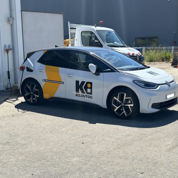Kiloutou réaffirme ses ambitions en matière de transition environnementale en investissant dans les véhicules électriques