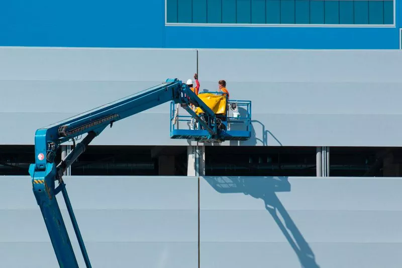 Plataformas elevadoras para trabajar sobre fachadas