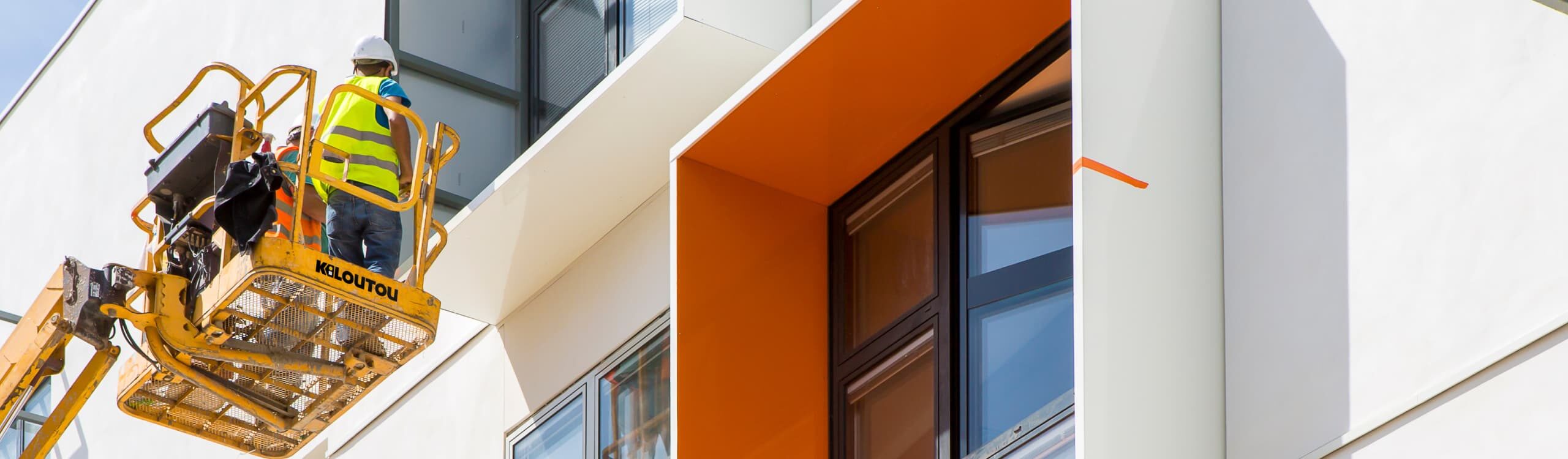 Plataforma elevadora de mástil vertical no autopropulsada