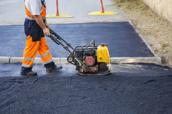 Alquiler de Bandeja vibrante compactadora en España