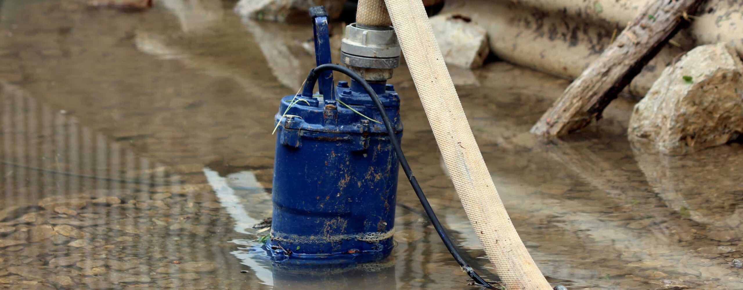 Rabatimiento de un nivel freático mediante el uso de una bomba