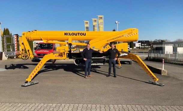 Neuer Ruthmann Bluelift ST 31 bei Kiloutou: Raupe Nimmermüd