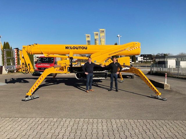 Neuer Ruthmann Bluelift ST 31 bei Kiloutou: Raupe Nimmermüd