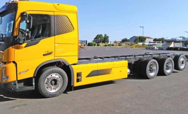 Kiloutou utilizza in Francia il primo camion elettrico da 32 tonnellate sul mercato europeo destinato alle consegne in cantiere