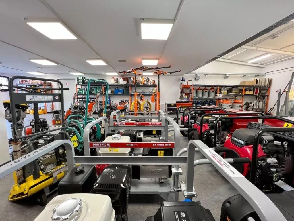 10 categorie di prodotti, 150 metri quadri i negozio, decenni di esperienza: è il noleggio Kiloutou di attrezzature per il cantiere
