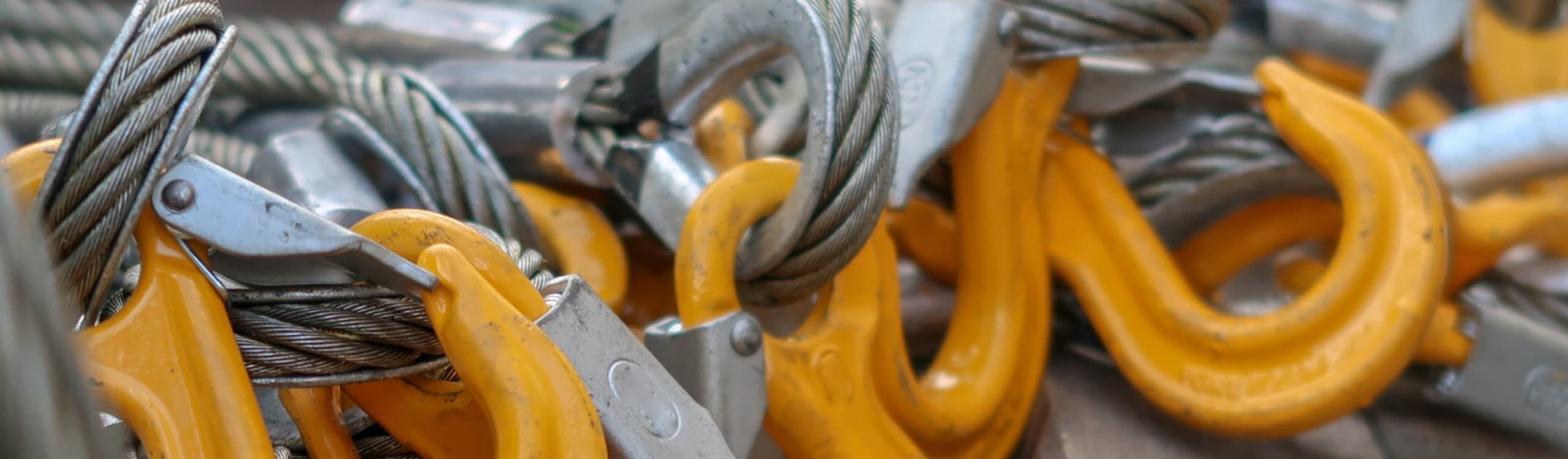 Elevatore di materiali