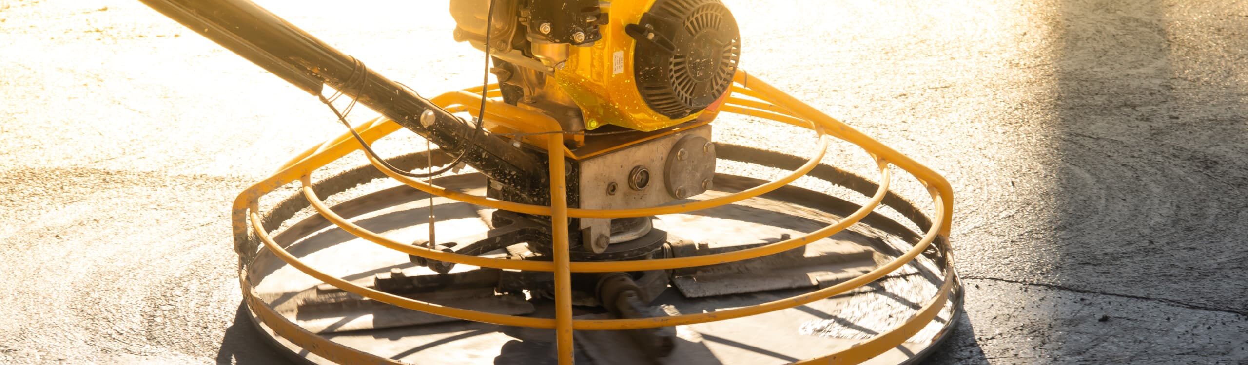 Zacieraczka do betonu spalinowa