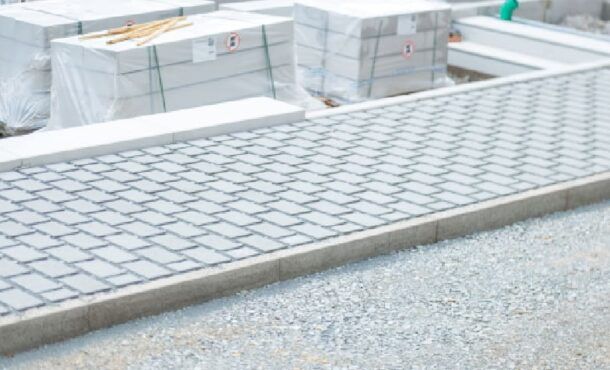 Jak przygotować podłoże pod kostkę brukową?