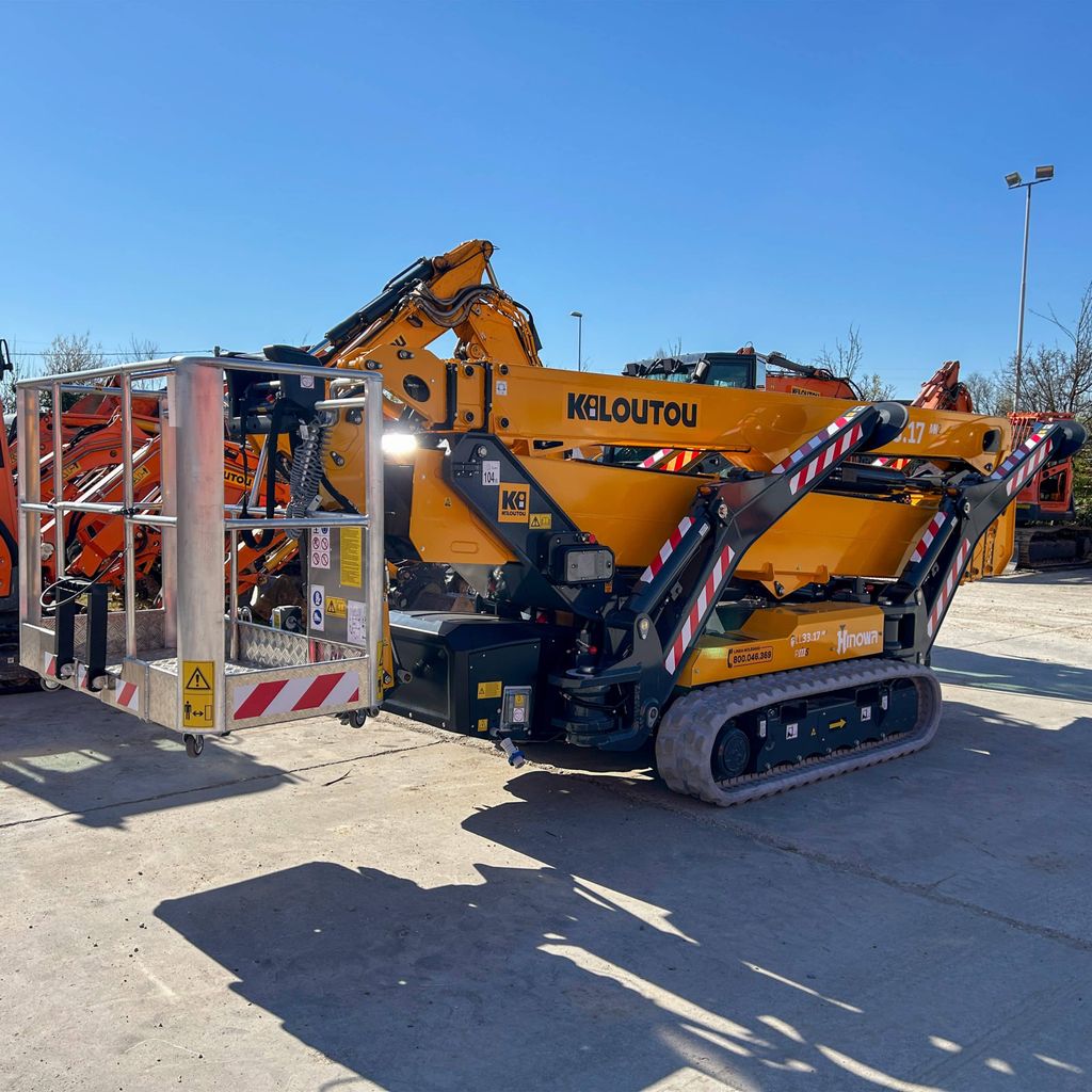 Nuovo ragno Hinowa LightLift 33.17 nel parco Kiloutou Italia