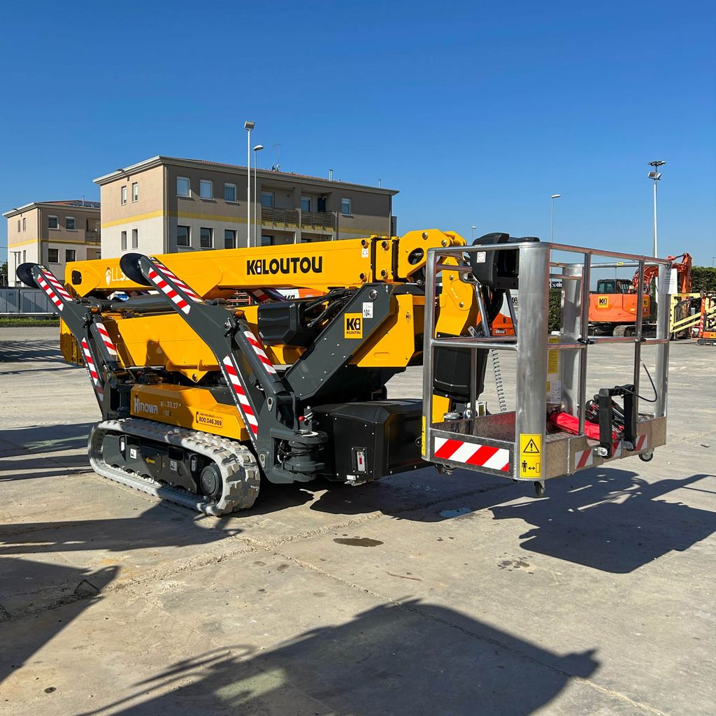 Nuovo ragno Hinowa LightLift 33.17 nel parco Kiloutou Italia