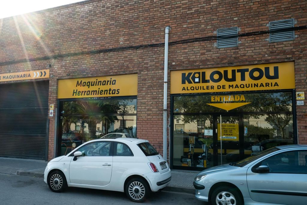 Agencia de alquiler de material de obra Kiloutou en Cornellà, Cataluña